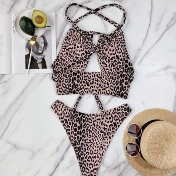 Unique Women 2 Piece Swimsuit - Picture 3 of 3